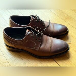 Brown Johnston & Murphy men’s 10 shoes